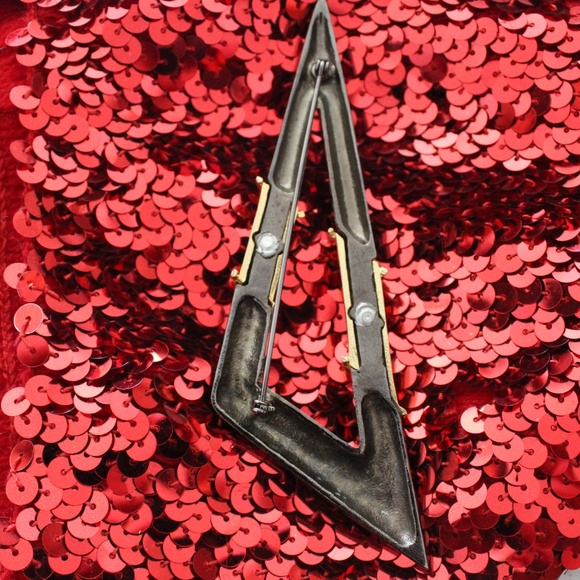 Triangular Brooch - Picture 2 of 2
